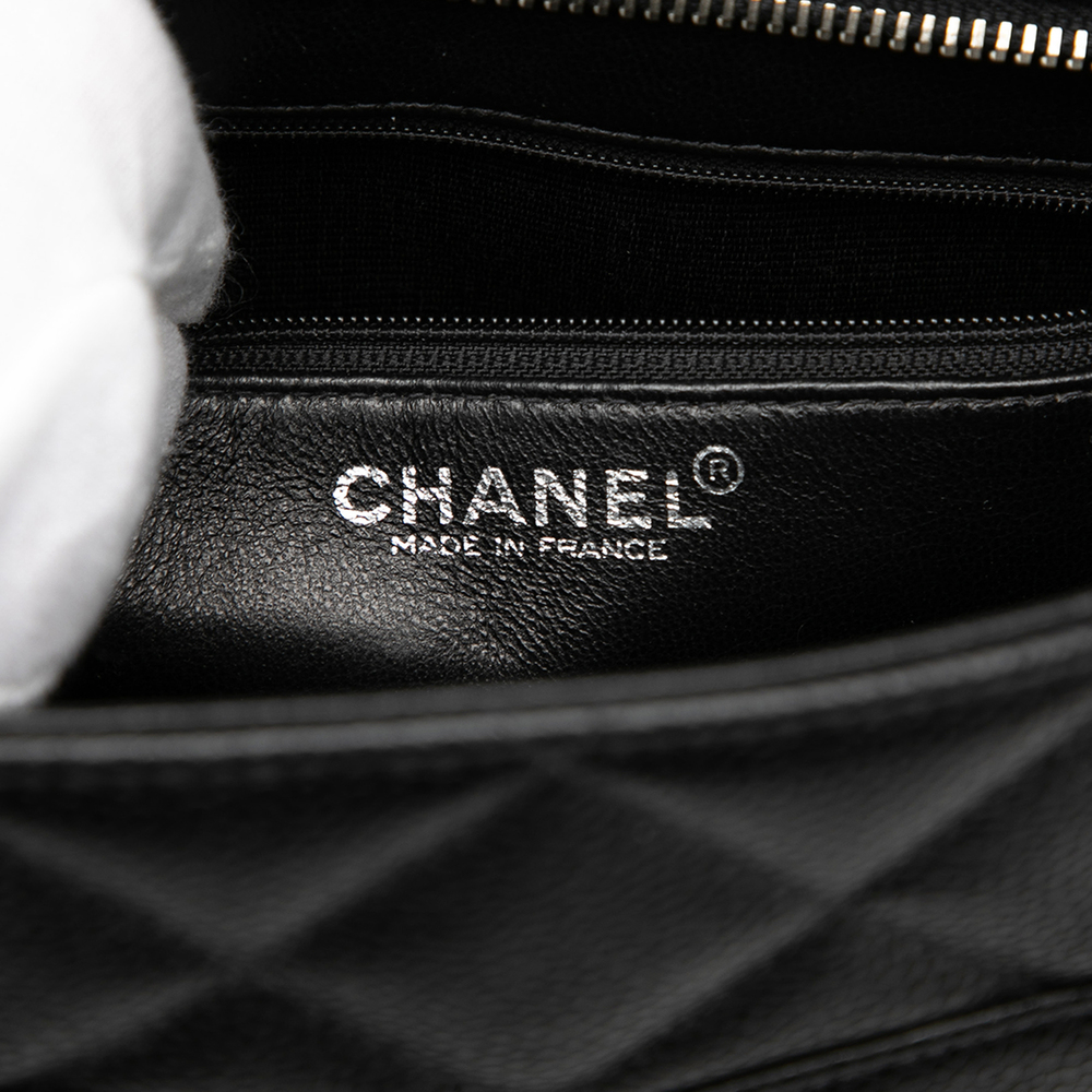 Pre-Loved Chanel Caviar Medallion Tote - Picture 5 of 8